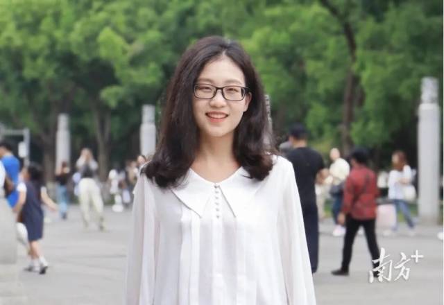 MK平台物理与光电工程学院“青年百人计划”引进人才王晶晶。